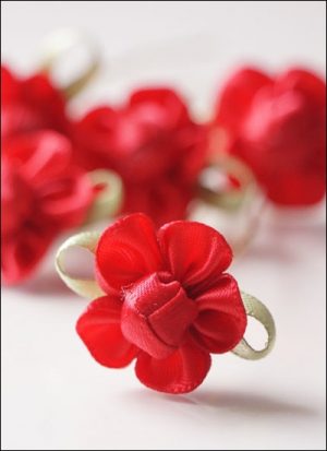 Haarnadel mit roter Blüte für die Abendgarderobe HS190