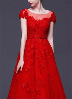 Rotes Brautkleid mit Spitze