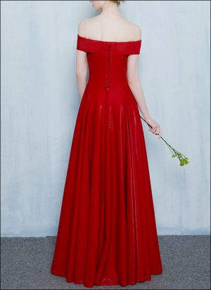 Rotes Abendkleid mit Carmen Ausschnitt