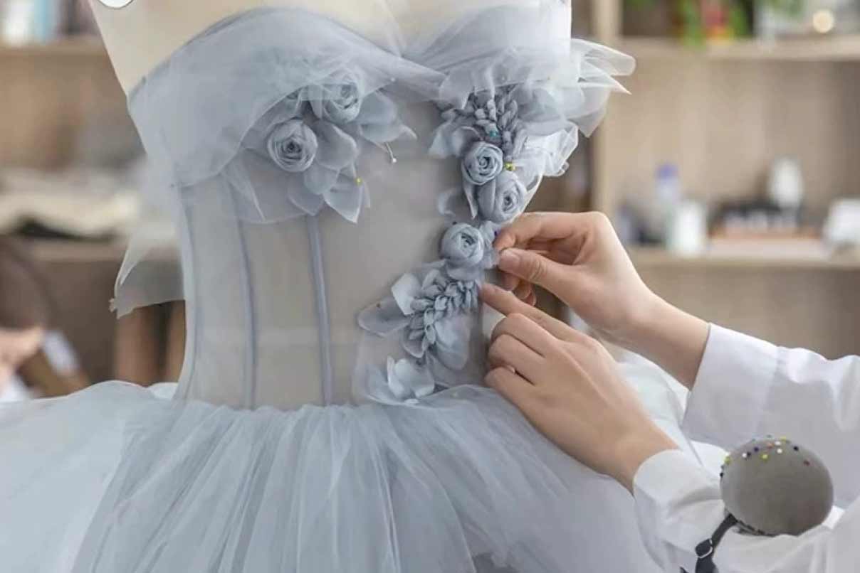 Brautkleid umnähen lassen in Berlin – professionelle Anpassung im LAFANTA Atelier