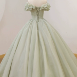 Brautkleid mit Korsage in Grün