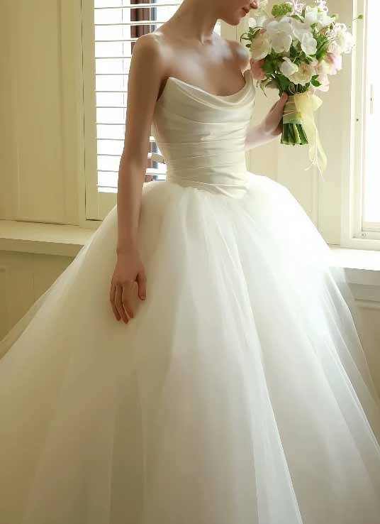 Luxuriöses Brautkleid Satin und Tüll