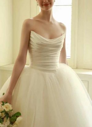 Elegantes Satin-Corsage-Oberteil mit feiner Drapierung
