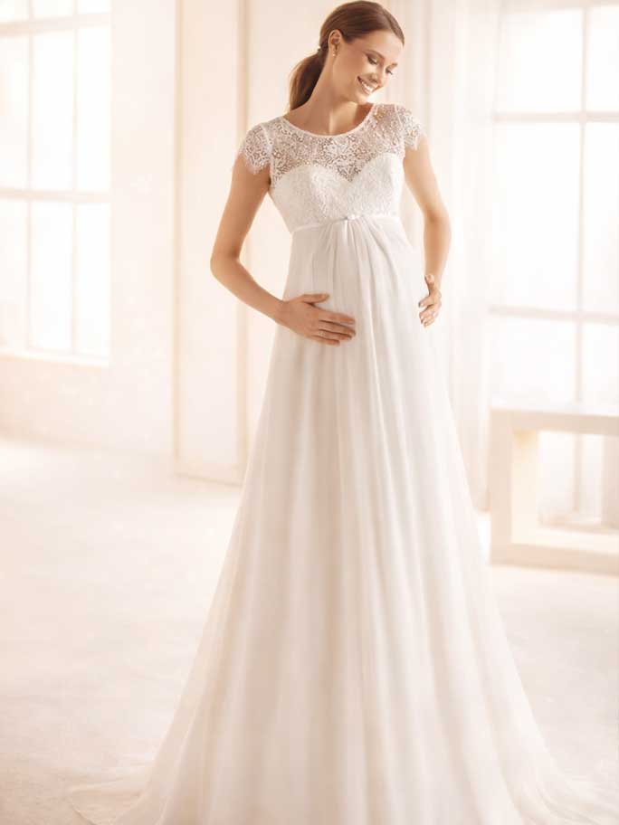 Brautkleid für Schwangere in Berlin von LAFANTA – leichtes Umstandsbrautkleid mit fließender Silhouette